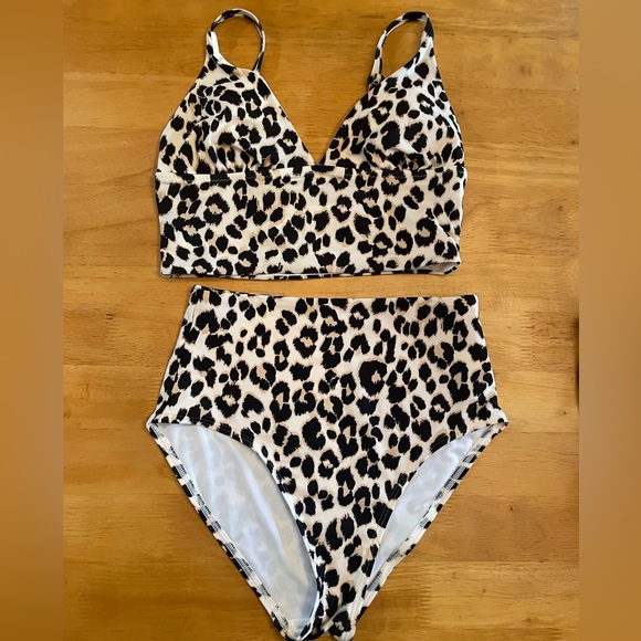 2pc Cheetah V-Neck Cropped Tankini & Matching High Waisted Bottoms - Small - Picture 4 of 6